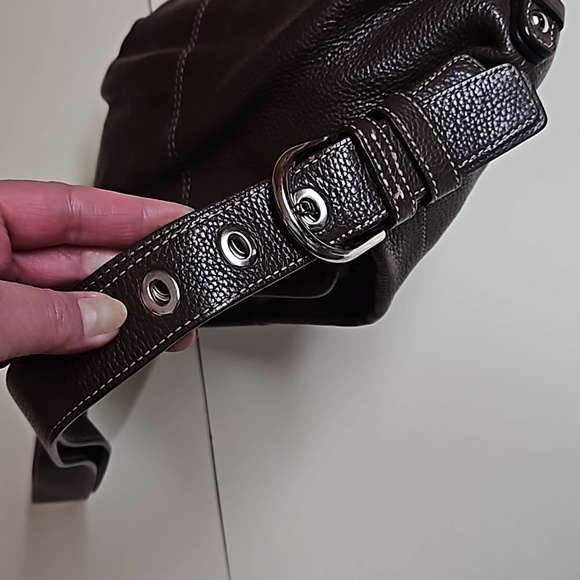 Coach Vintage Leather Shoulder Bag - Picture 11 of 17